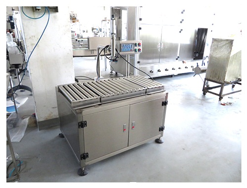 半自動稱重式液體灌裝機