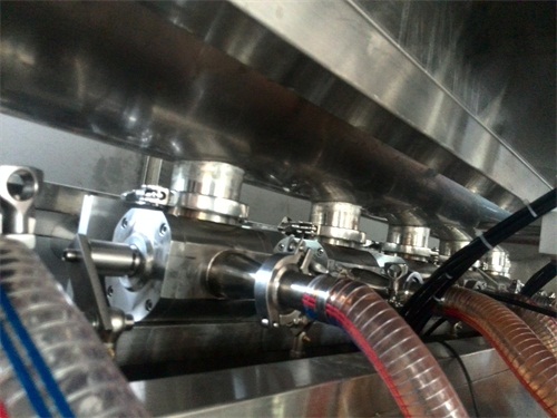 全自動辣椒醬灌裝機(jī)