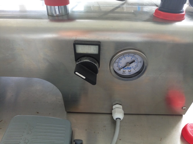 液體半自動灌裝機